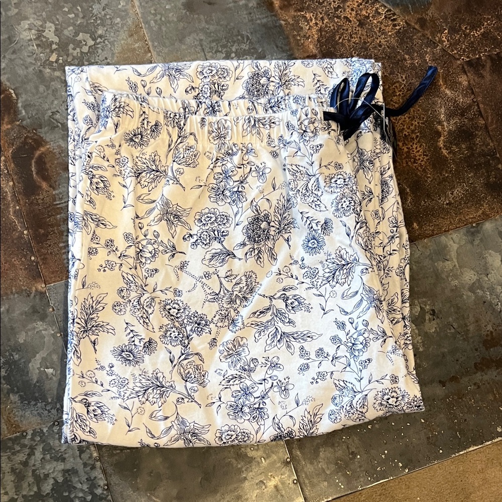 NWT Aria | Floral Print Pajamas - Picture 4 of 10
